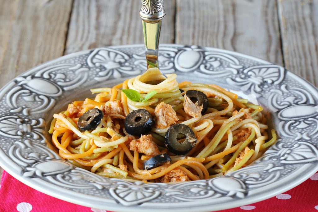 Spaghetti with tuna and Horio organic kalamata olives | Horio